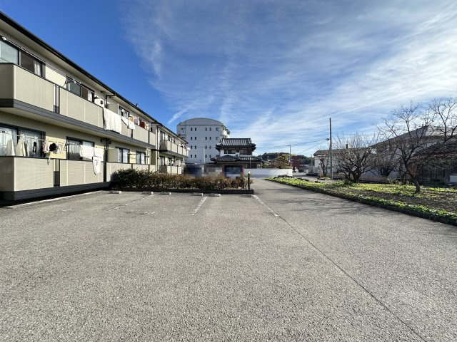 カーサ クレール C棟の駐車場