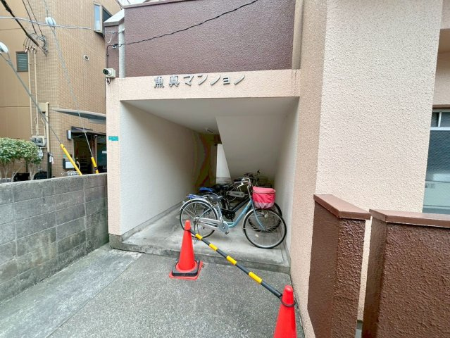 魚真マンションのエントランス