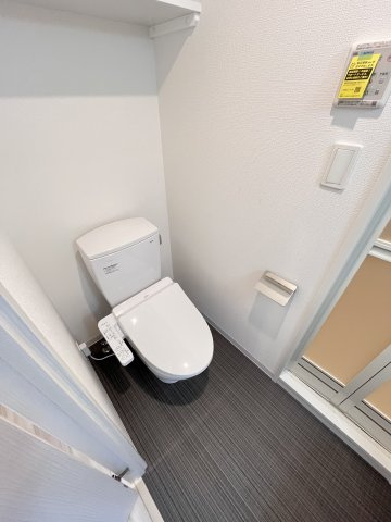 大阪市城東区東中浜１丁目の賃貸マンションのトイレ