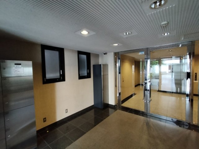 【エントランス】 | ラウム横浜台町 | 清潔なエントランスです