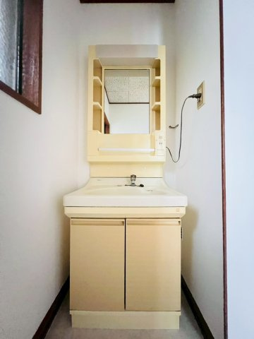 下谷上戸建の洗面所