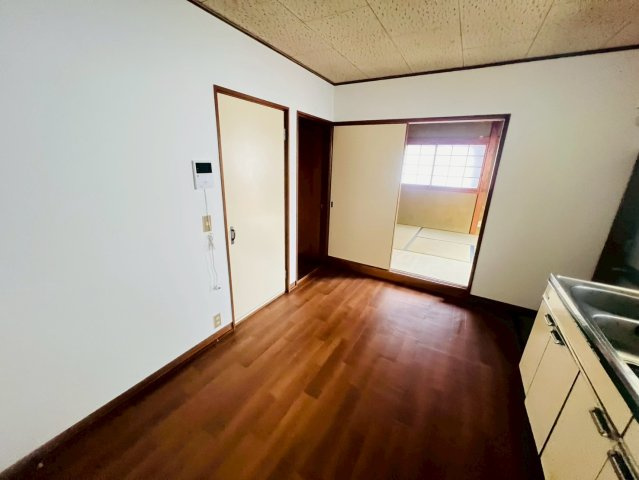 下谷上戸建の居間・リビング