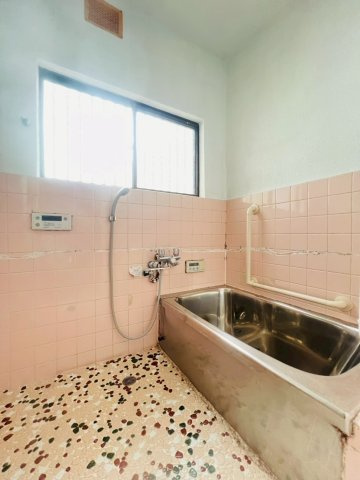 下谷上戸建の浴室