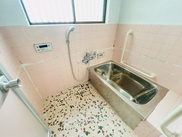 下谷上戸建の浴室