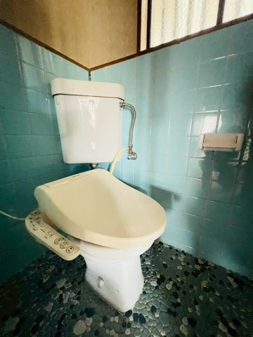 下谷上戸建のトイレ