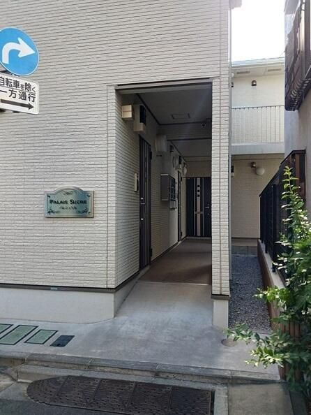 パレシュクルのエントランス