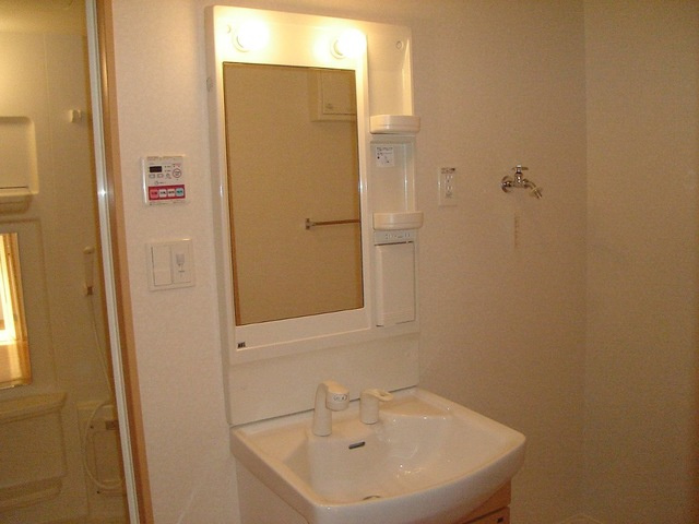 ネオ・クレストⅢの独立洗面台|洗髪洗面化粧台