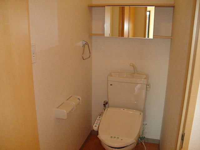 ネオ・クレストⅢのトイレ|シャワー付トイレ