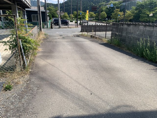 丹波市柏原町柏原の売地の外観|進入路