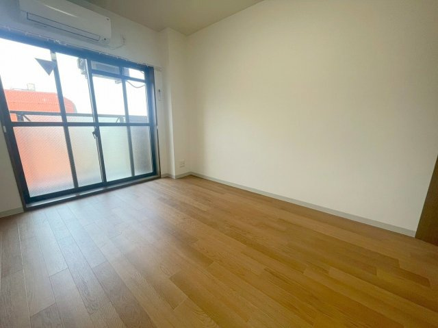 ローズコーポ新大阪9の居間・リビング