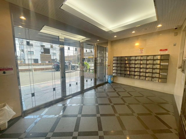 ローズコーポ新大阪9のエントランス