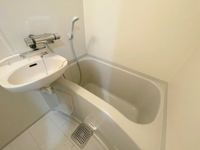 ローズコーポ新大阪9の浴室