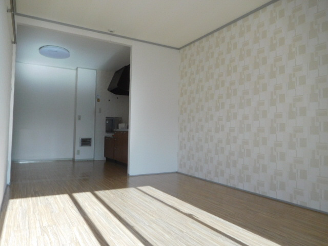 東山ハイツ　B棟の居間・リビング