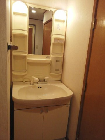 【洗面所】 | パレ・ラフィネ | スペースが確保できる洗面所です