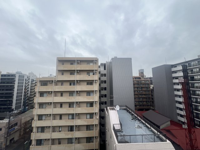 みんな大好き横浜B級グルメ「バーグ」日替わりもおススメ徒歩圏内です。【リノベ／ライオンズマンション横浜大通り公園南】の展望