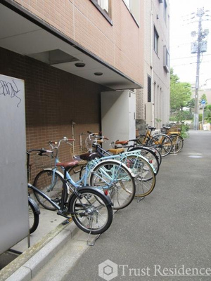 【その他共用部分】 | ペリグリンアパートメント | 駐輪場