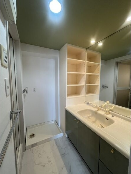 バンベール・グラン山手 弐番館の洗面所