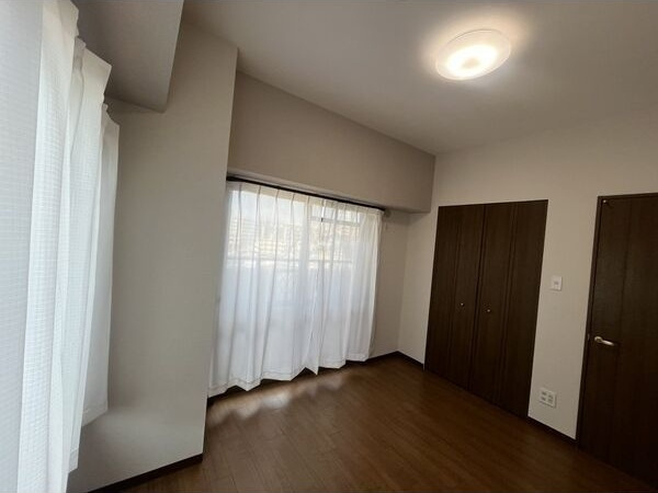 バンベール・グラン山手 弐番館の洋室