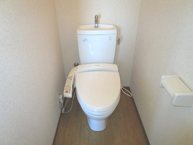 熊本市東区花立６丁目の賃貸マンションのトイレ