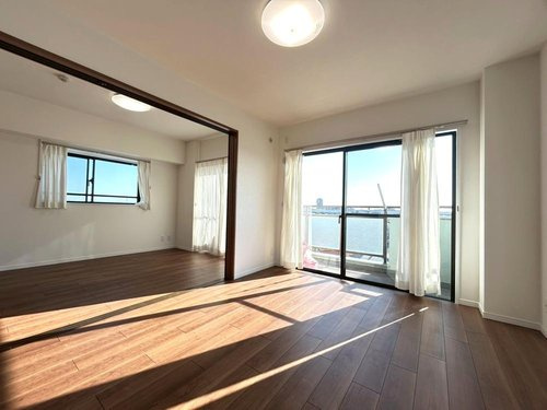 ライオンズマンション越谷南の居間・リビング|使いやすいリビングです