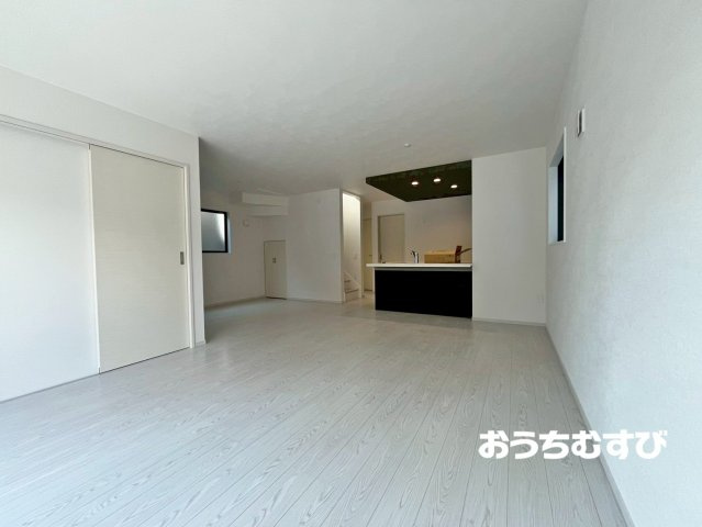 名古屋市北区長喜町2期(全2棟)の居間・リビング