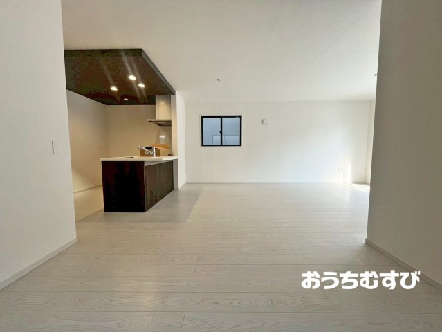名古屋市北区長喜町2期(全2棟)の居間・リビング