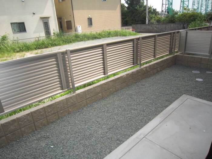 熊本市東区上南部２丁目のアパートの庭