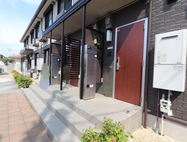 熊本市東区上南部２丁目のアパートのエントランス