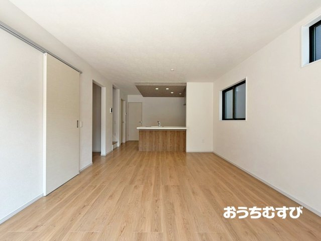 名古屋市北区長喜町2期(全2棟)の居間・リビング