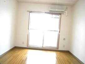 サンハイム久保田の寝室