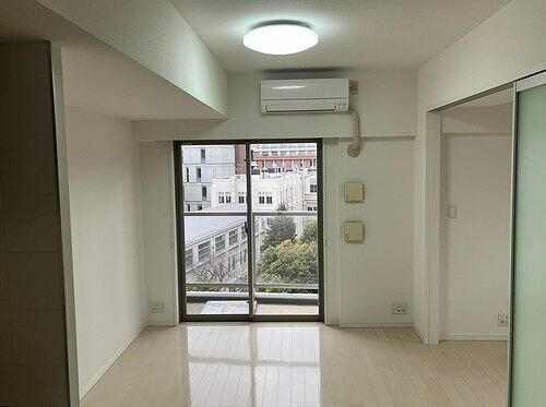 ライオンズクオーレ池袋ソシアの居間・リビング