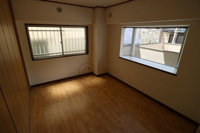 薬師グリーンハイツの洋室