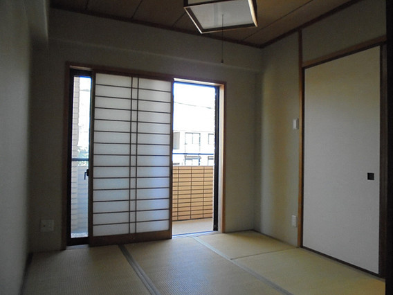 ベルレーブ本山の洋室