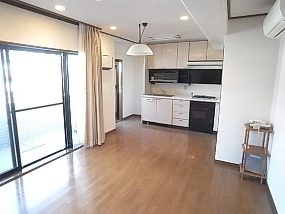 ベルレーブ本山の居間・リビング