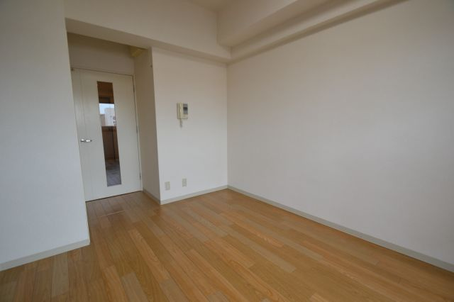 サンコーウィズダムスクウェアの居間・リビング