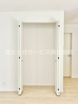 【収納】 | 田方郡函南町仁田 12期 新築一戸建て 2号棟 | キッチン横にも収納があります