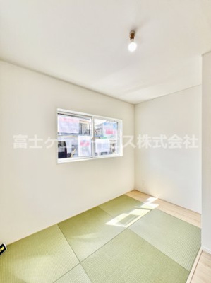 【その他】 | 田方郡函南町仁田 12期 新築一戸建て 2号棟 | 3.5帖の畳コーナーです
