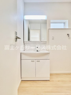 【独立洗面台】 | 田方郡函南町仁田 12期 新築一戸建て 2号棟 | 独立洗面化粧台が付いています