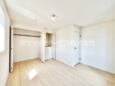 【寝室】 | 田方郡函南町仁田 12期 新築一戸建て 2号棟 | 7帖の寝室です