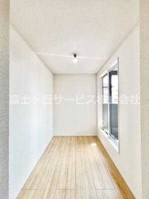 【洋室】 | 田方郡函南町仁田 12期 新築一戸建て 2号棟 | ファミリークロークです
