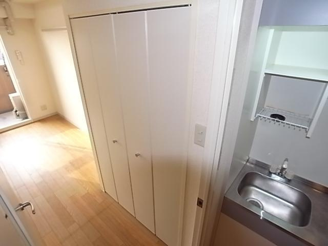 サンコーウィズダムスクウェアの玄関