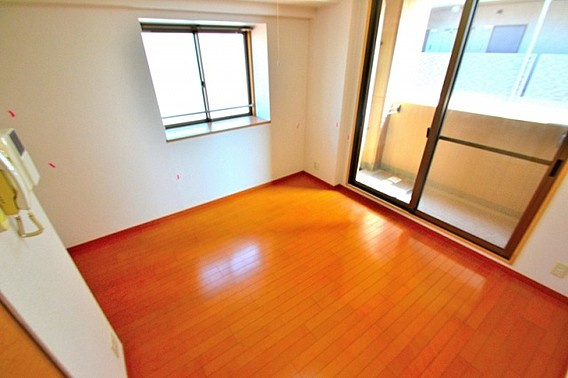 エステムコート新神戸エリタージュの洋室