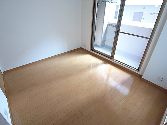 エステムコート新神戸エリタージュの洋室