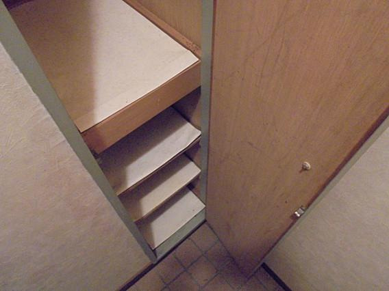 ダイドーメゾン御影６の玄関