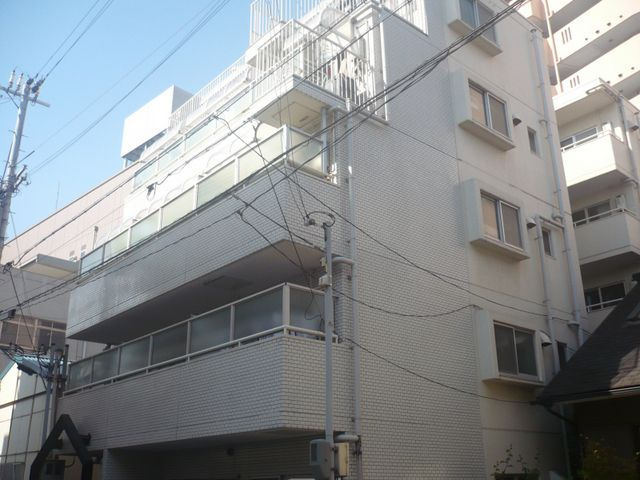 ダイドーメゾン御影６の外観