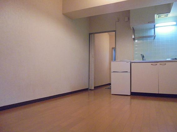 ダイドーメゾン御影６の居間・リビング