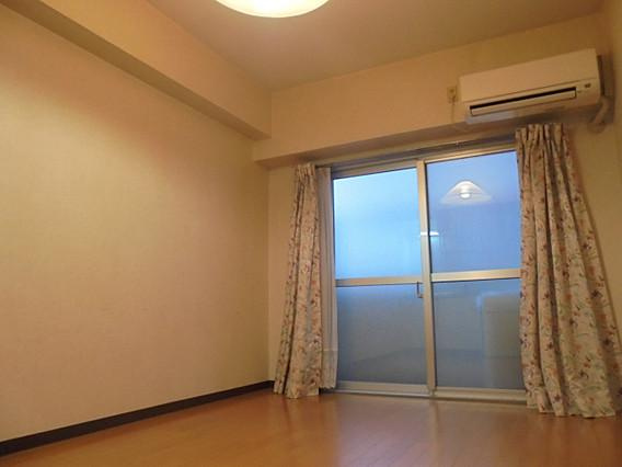 ダイドーメゾン御影６の洋室