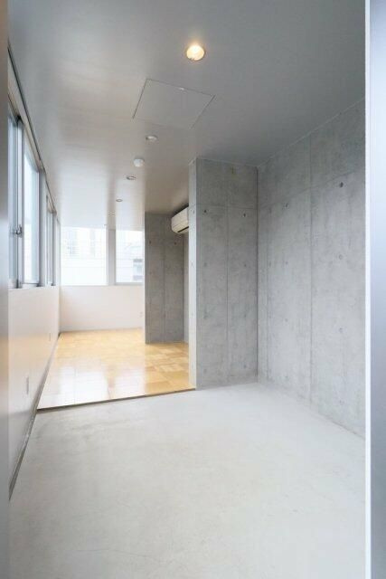 Mon-naka Apartment Terraceの玄関