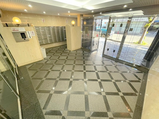 ローズコーポ西中島のロビー