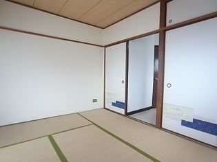 グリーンマンションの和室